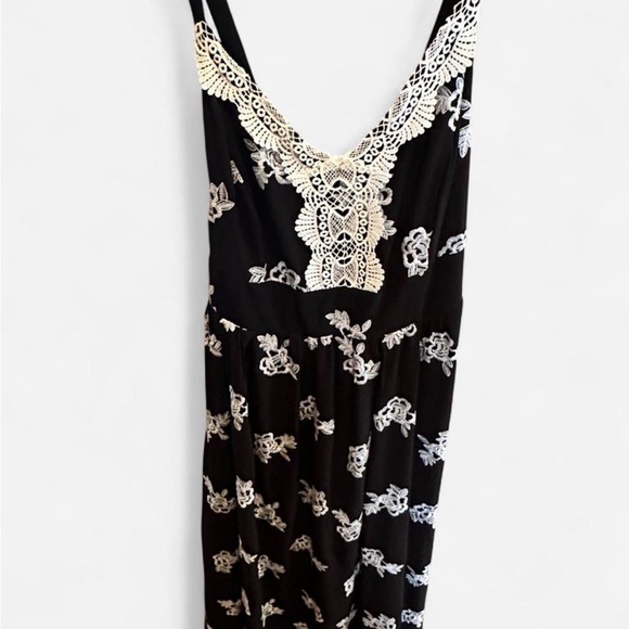 Torrid Black and White Floral Maxi Dress - Picture 4 of 7